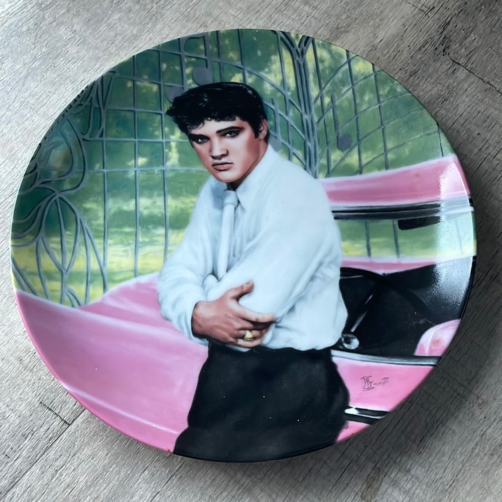 Elvis Presley Gates of Graceland Plate